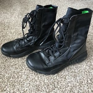 Nike Men’s Tactical Military Police Boot  size 9.5
